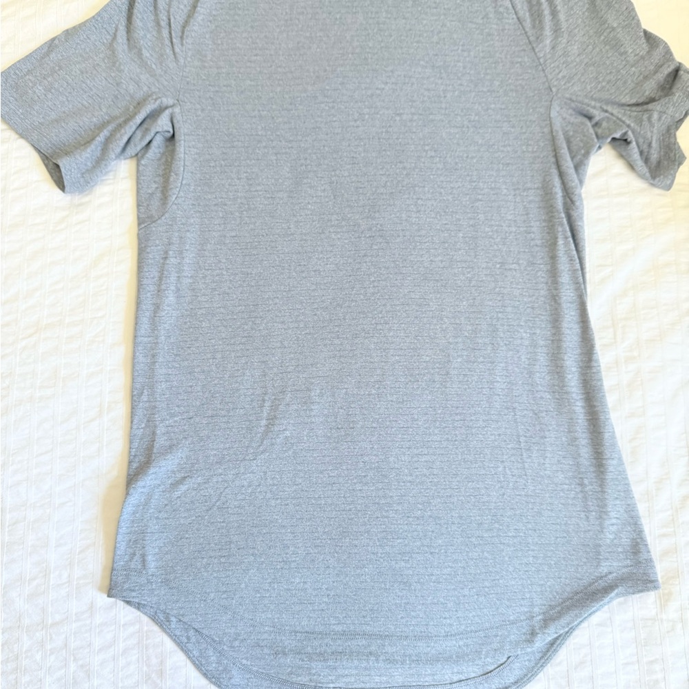 Lululemon Athletica Gray Short Sleeve Tee